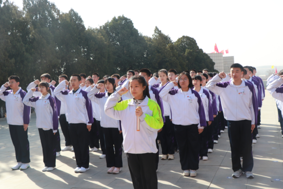 慎终追远缅怀革命先烈  奋发有为传承红色基因 ——市二高中开展塔山烈士陵园清明祭扫活动