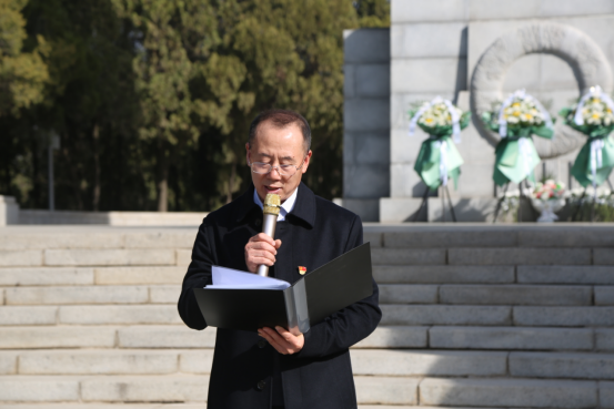 慎终追远缅怀革命先烈  奋发有为传承红色基因 ——市二高中开展塔山烈士陵园清明祭扫活动