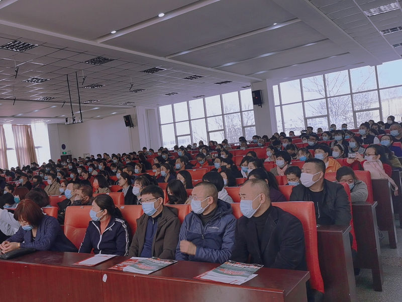 携手同行，共赢未来 —— 2021届高三学生家长会