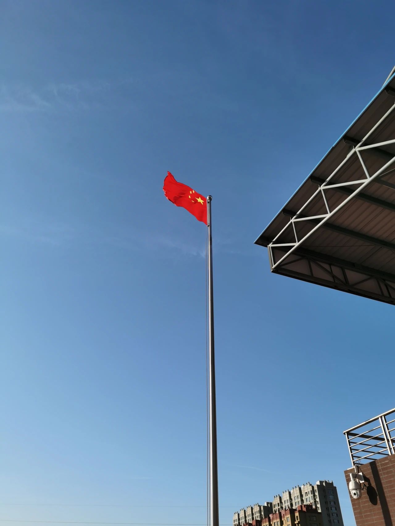 砥砺前行 不负韶华——葫芦岛市第二高级中学举行本学期第三次升旗仪式