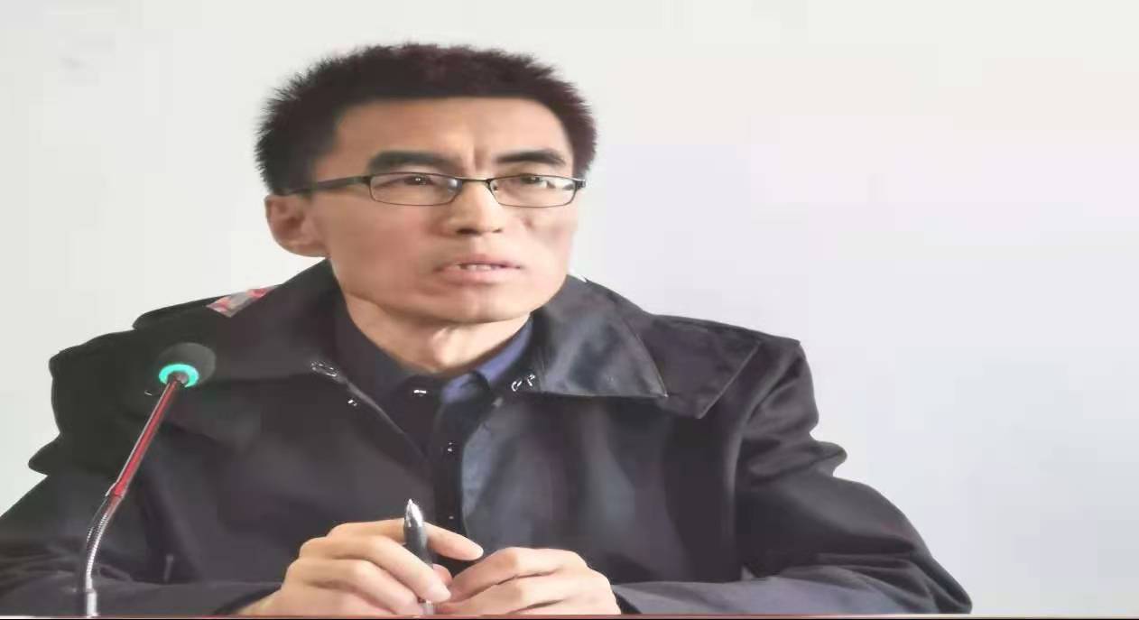 德育引航 实干为舟——市二高中高三年部召开班主任及值班教师联席会