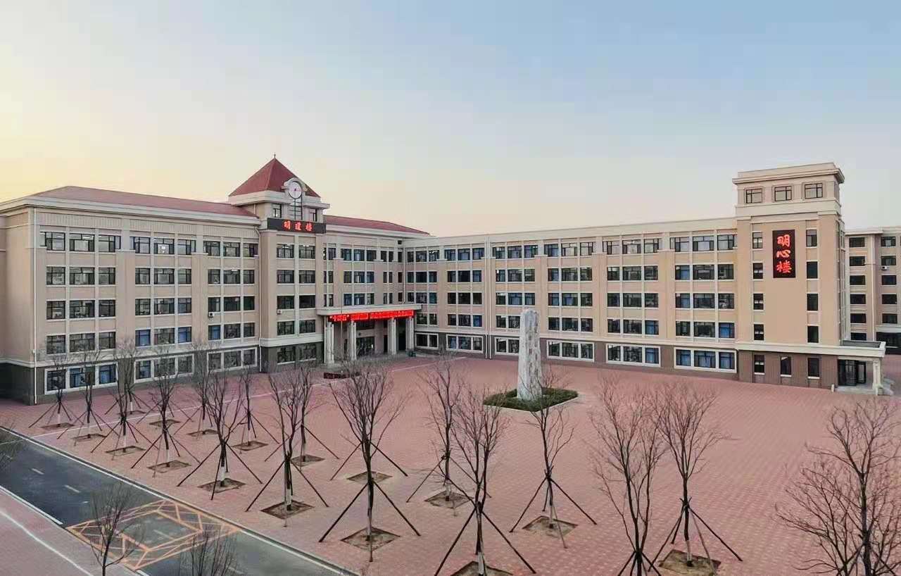 德育引航 实干为舟——市二高中高三年部召开班主任及值班教师联席会