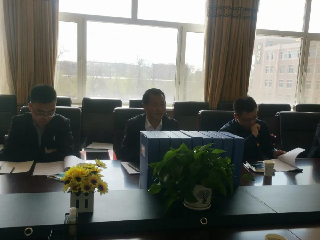 4月26日上午，在市教育局党史学习教育办公室主任张元明、市委教育工委办公室副主任胡广为两位同志的带领下，市委教育工委党史学习教育第二巡视组深入市二高中对学校党史学习教育工作进行巡视指导。
