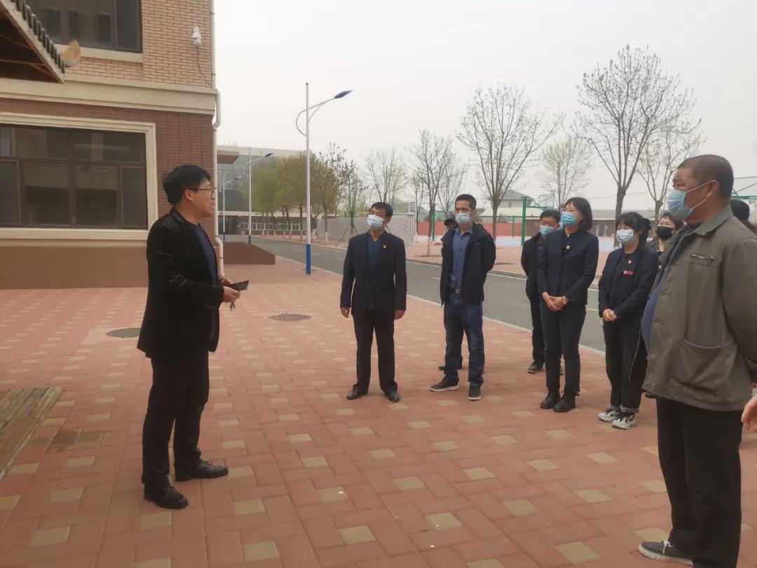 红色引领不忘初心 抓好党建促进共建——市二高中开展我为群众办实事系列活动：为兴旺社区讲党史