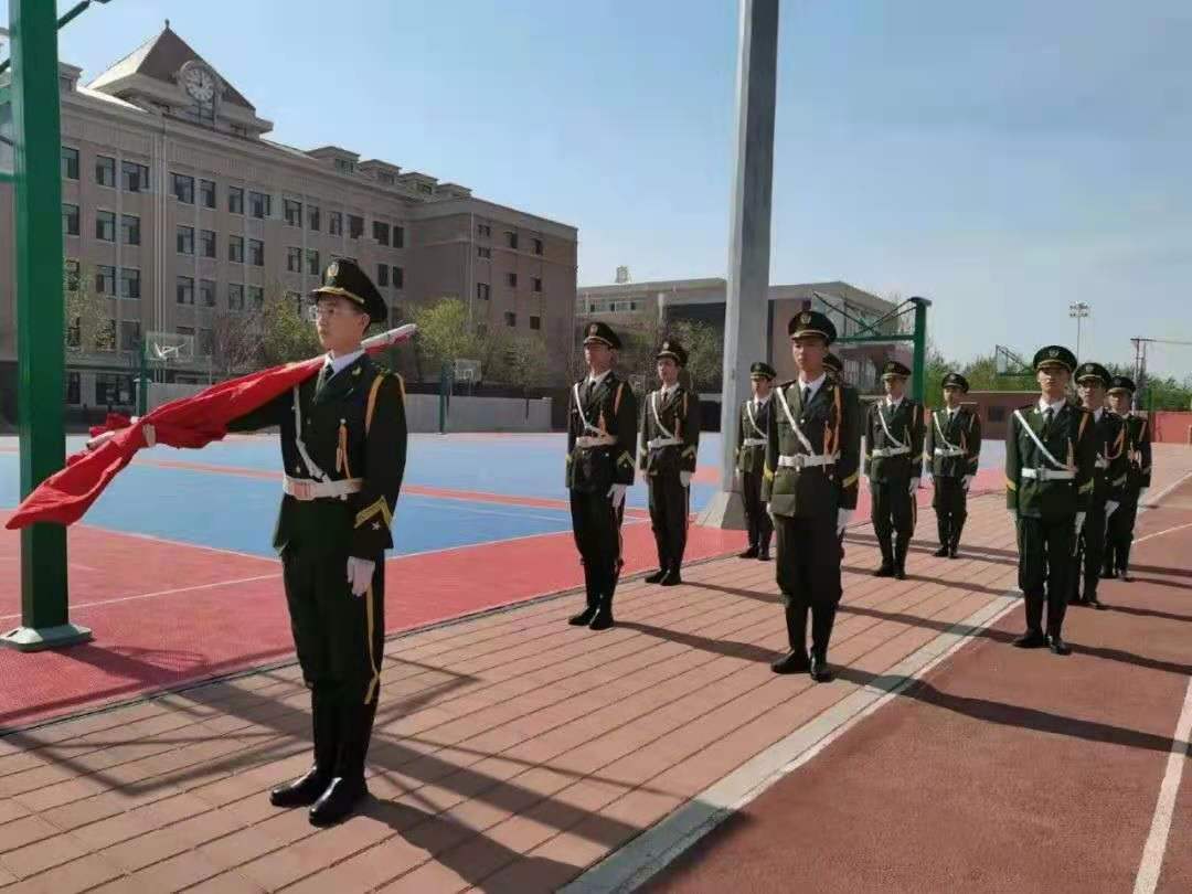 让安全常驻心中 让生命绽放光芒——葫芦岛市第二高级中学举行本学期第六次升旗仪式