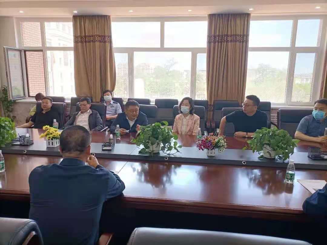 各级领导莅临二高中检查高考筹备工作