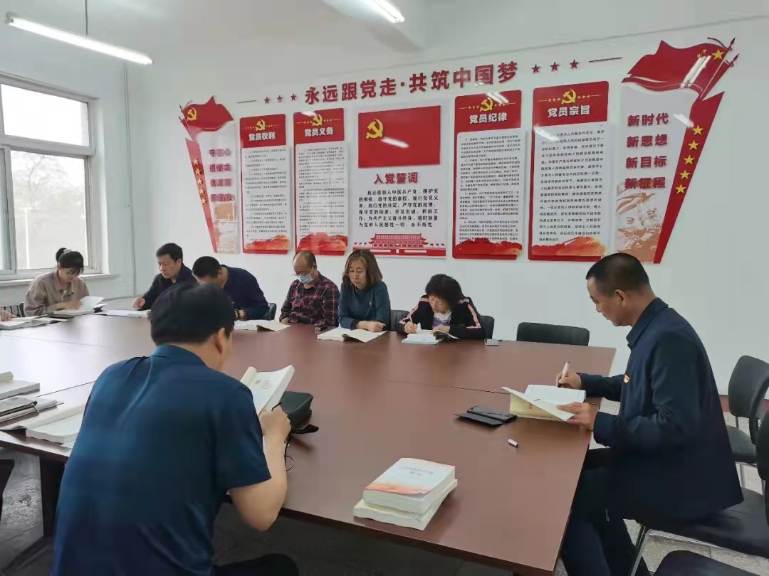 市二高中持续开展党史学习教育读书班暨“品读经典、锤炼党性”主题读书周活动