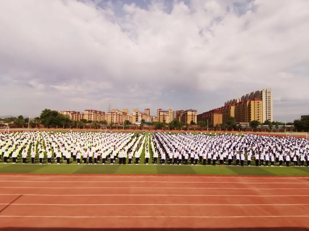 守护食品安全 我们责任在肩 ——葫芦岛市第二高级中学举行本学期第七次升旗仪式