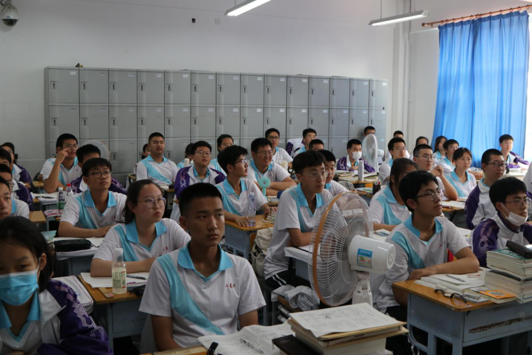 葫芦岛市第二高级中学 “学党史 听党话 跟党走”主题教育班会——学习“习近平给江苏省淮安市新安小学少先队员的回信”