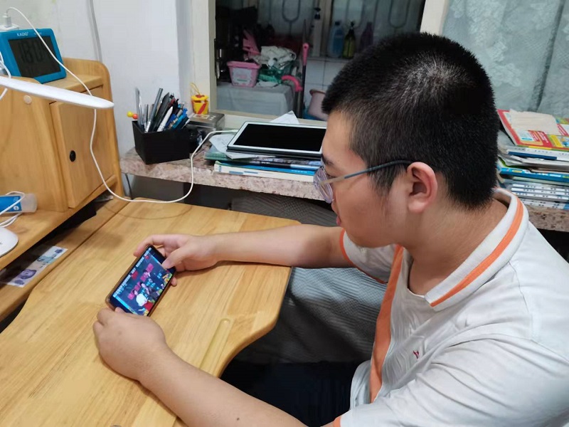 市二中组织开展“开学第一课”系列活动