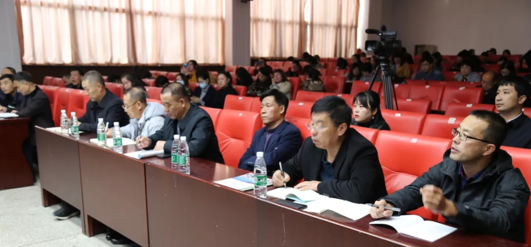 专家引路研高考 凝心聚力筑未来——市二高中举办“新高考形势下备考策略”专家讲座