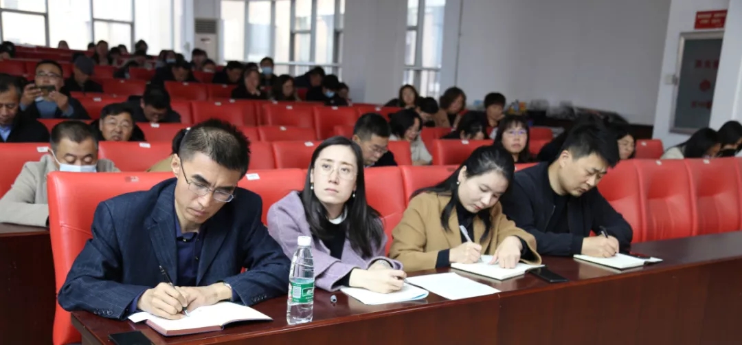 专家引路研高考 凝心聚力筑未来——市二高中举办“新高考形势下备考策略”专家讲座
