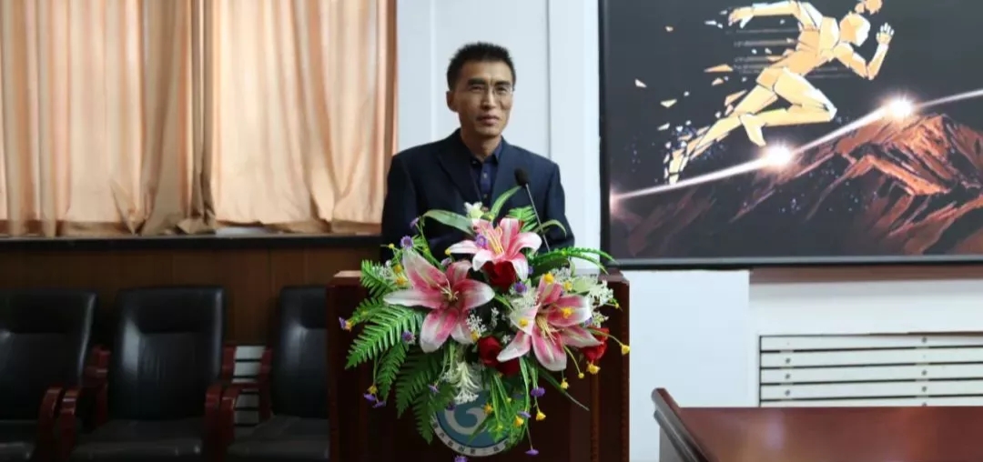 专家引路研高考 凝心聚力筑未来——市二高中举办“新高考形势下备考策略”专家讲座