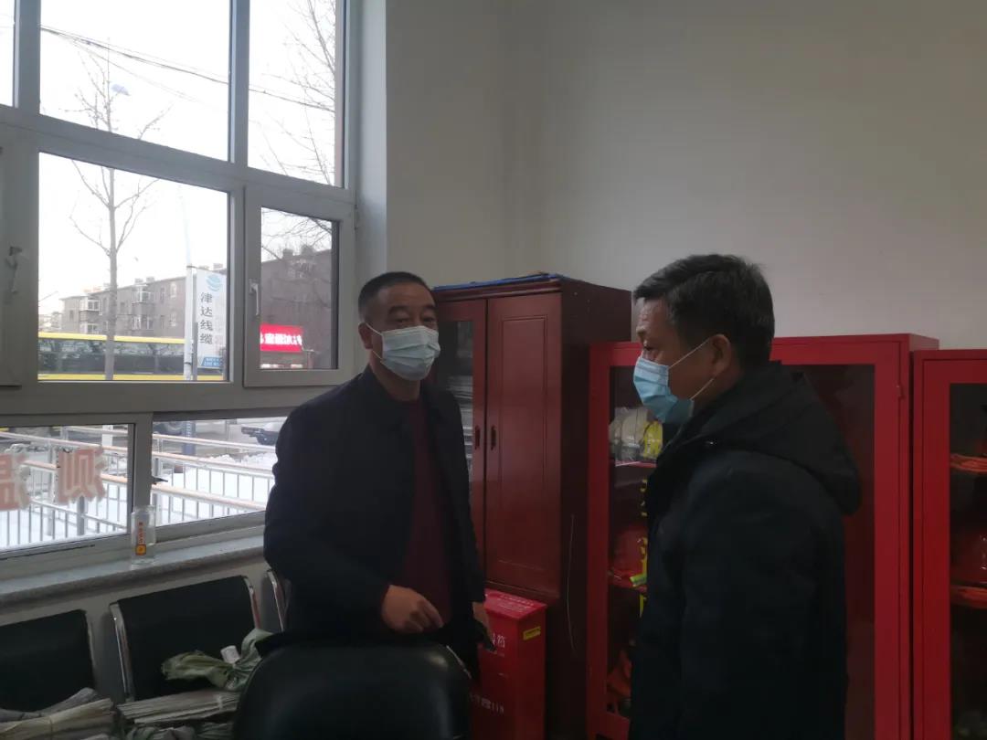 市教育局局长赵宜洋莅临我校检查校园消防安全工作