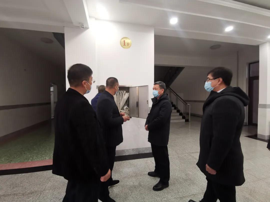 市教育局局长赵宜洋莅临我校检查校园消防安全工作