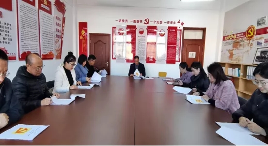 锚定既定奋斗目标 意气风发走向未来——市二高中掀起学习宣传党的十九届六中全会精神热潮（一）