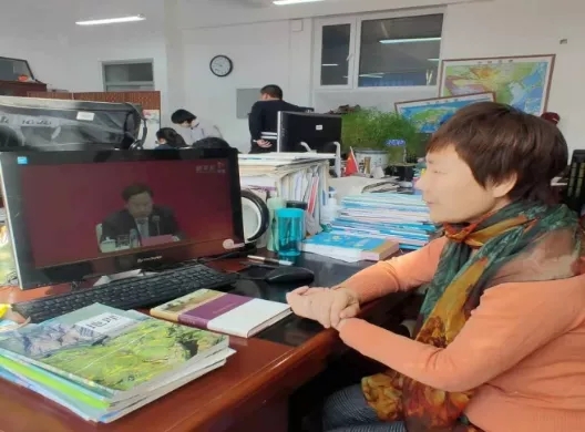 锚定既定奋斗目标 意气风发走向未来——市二高中掀起学习宣传党的十九届六中全会精神热潮（一）