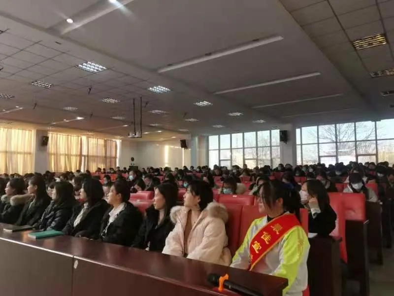 锚定既定奋斗目标 意气风发走向未来 ——市二高中掀起学习宣传党的十九届六中全会精神热潮（八）