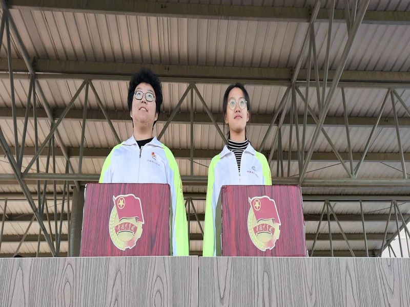 勿忘历史 吾辈当自强 ——葫芦岛市第二高级中学举行“国家公祭日”主题升旗仪式
