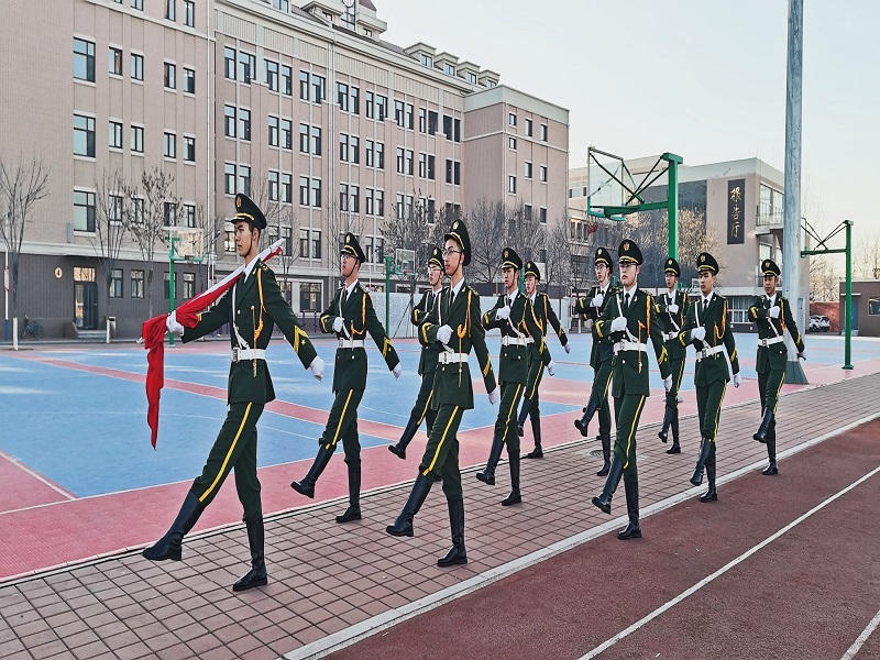 勿忘历史 吾辈当自强 ——葫芦岛市第二高级中学举行“国家公祭日”主题升旗仪式
