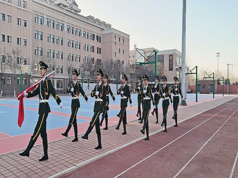 勤奋学习 强国有我——葫芦岛市第二高级中学举行本学期第八次升旗仪式