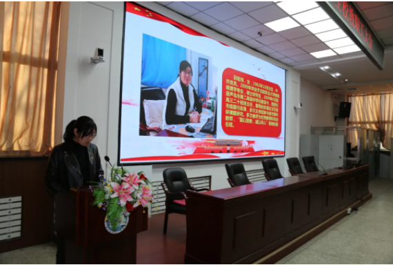 学法明教 依法育人——市二高中组织学习党的教育方针暨《教育法》（修订版）成果展示（四）