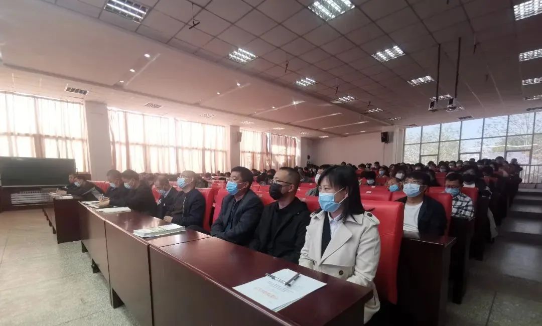 加强教育 筑牢防线——市二高中召开专题警示教育大会