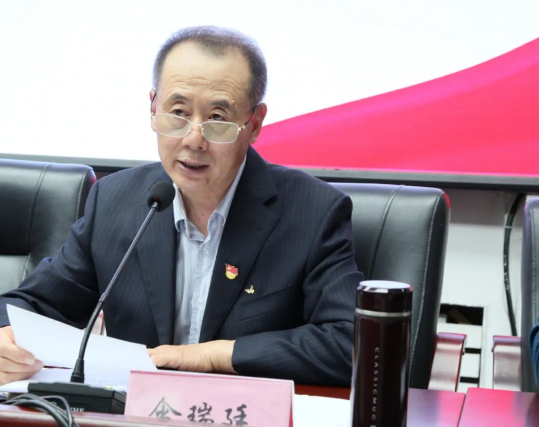 踔厉奋发 一起向未来——市二高中举行2022年春季学期开学典礼暨2022届高三毕业典礼