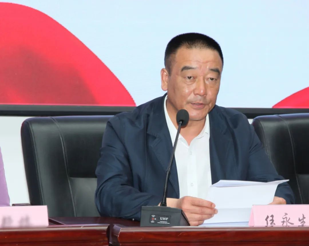 踔厉奋发 一起向未来——市二高中举行2022年春季学期开学典礼暨2022届高三毕业典礼