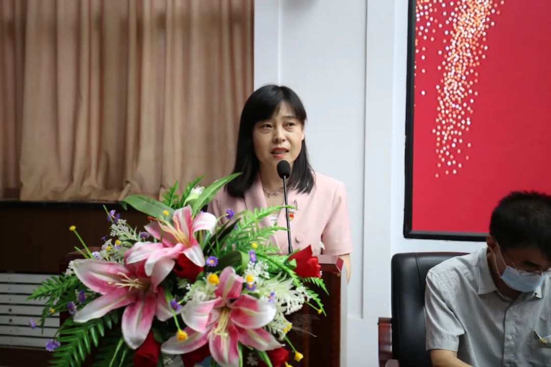 奋进新时代 踏上新征程 开启新篇章——市二高中召开庆祝建党101周年暨“一先两优”七一表彰大会