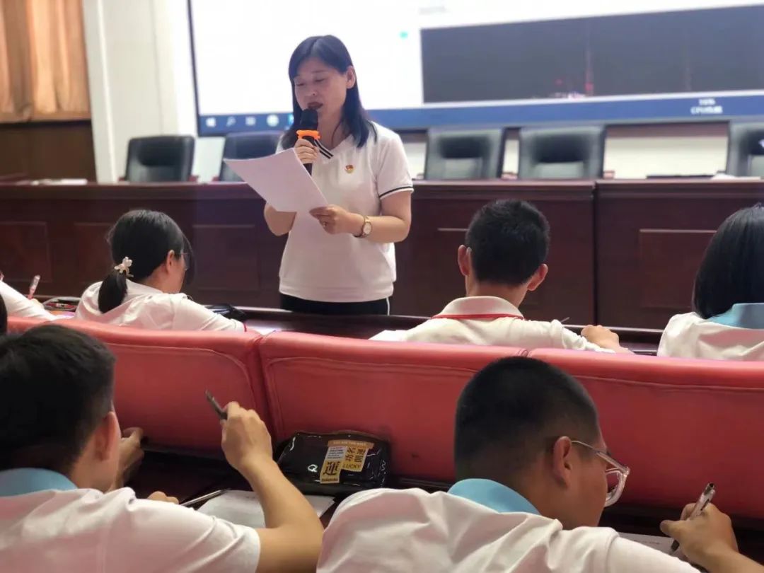 扬师德 树师风 当旗帜 做先锋——市二高中2022暑期名优教师、党员教师公益课堂教师风采