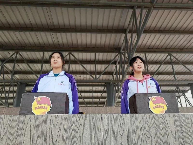 传承雷锋精神 争做时代先锋——葫芦岛市第二高级中学举行本学期第二次升旗仪式