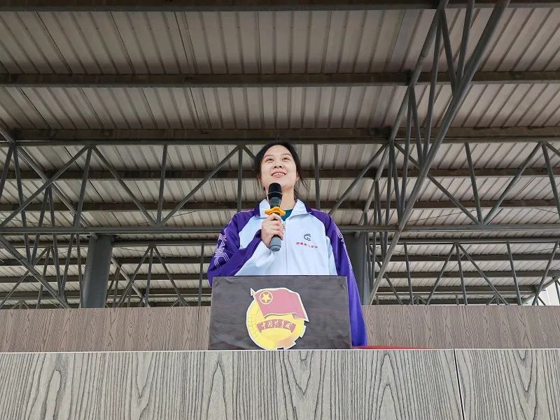 传承雷锋精神 争做时代先锋——葫芦岛市第二高级中学举行本学期第二次升旗仪式