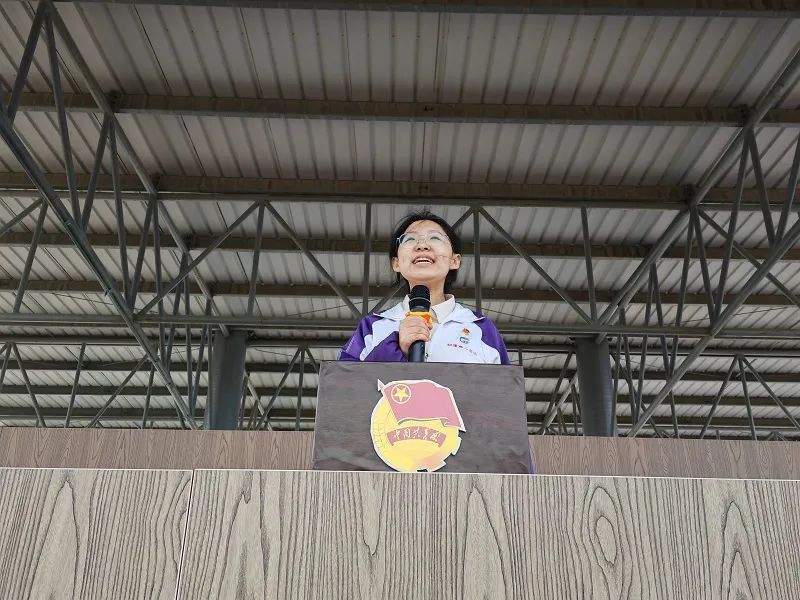 追风赶月莫停留 逐梦前行铸辉煌——葫芦岛市第二高级中学举行本学期第三次升旗仪式