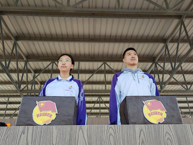 防范新型电信网络诈骗 携手共建平安校园——葫芦岛市第二高级中学举行本学期第五次升旗仪式