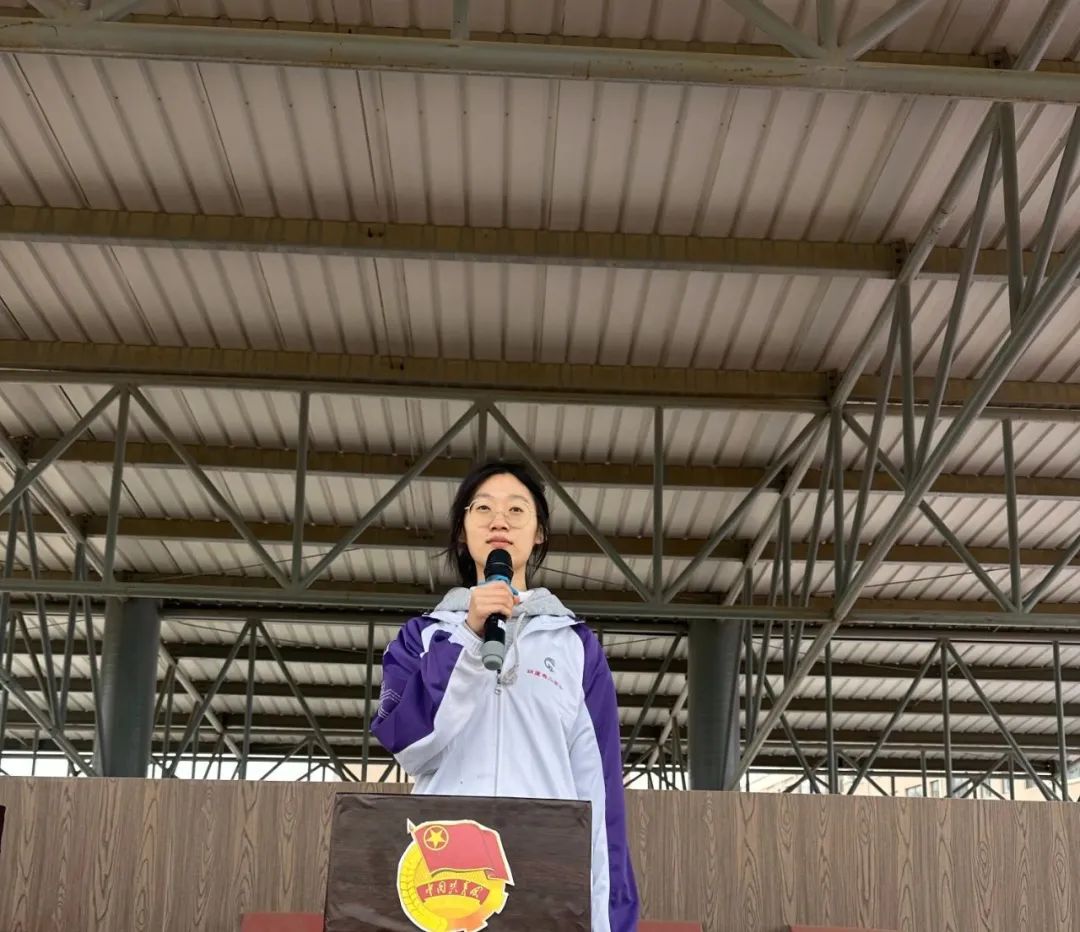 社会实践修身心 文化传承育品格——葫芦岛市第二高级中学举行本学期第六次升旗仪式