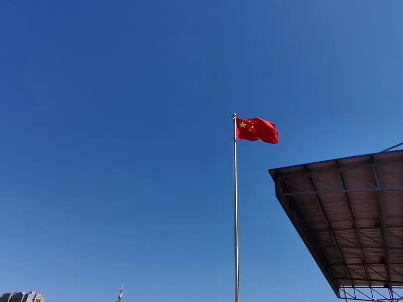 社会实践修身心 文化传承育品格——葫芦岛市第二高级中学举行本学期第六次升旗仪式