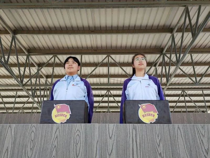 诵读中华经典 弘扬传统文化——葫芦岛市第二高级中学举行本学期第九次升旗仪式