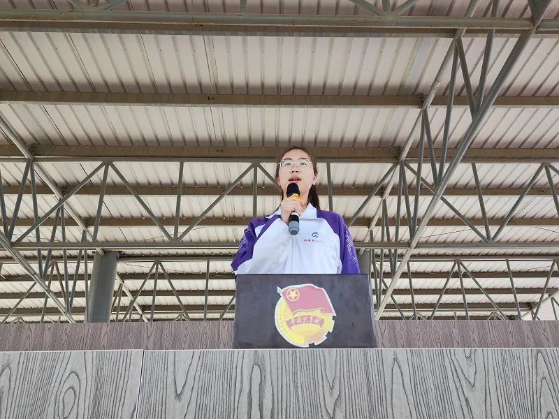 诵读中华经典 弘扬传统文化——葫芦岛市第二高级中学举行本学期第九次升旗仪式