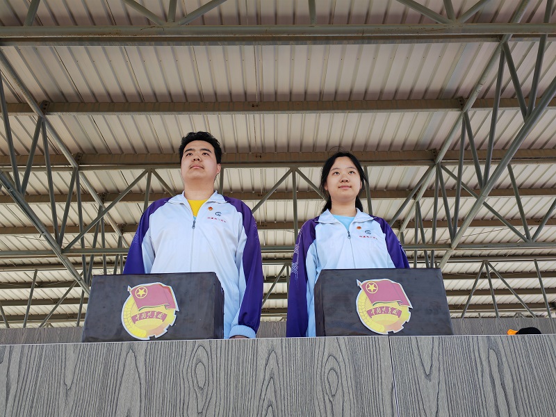 保持心理健康 争做阳光少年——葫芦岛市第二高级中学举行本学期第十次升旗仪式