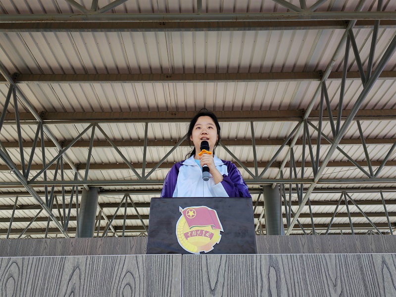 保持心理健康 争做阳光少年——葫芦岛市第二高级中学举行本学期第十次升旗仪式