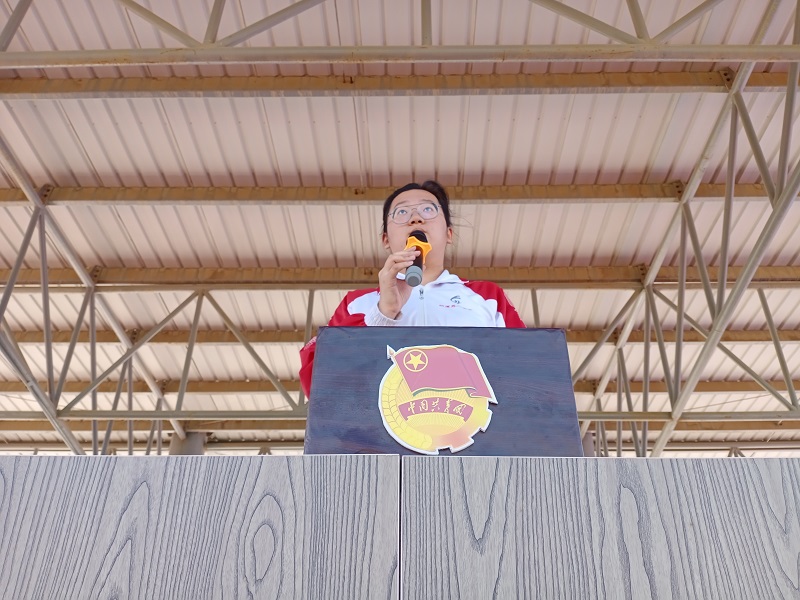 五育并举  争做新时代好少年 ——葫芦岛市第二高级中学举行本学期第十二次升旗仪式
