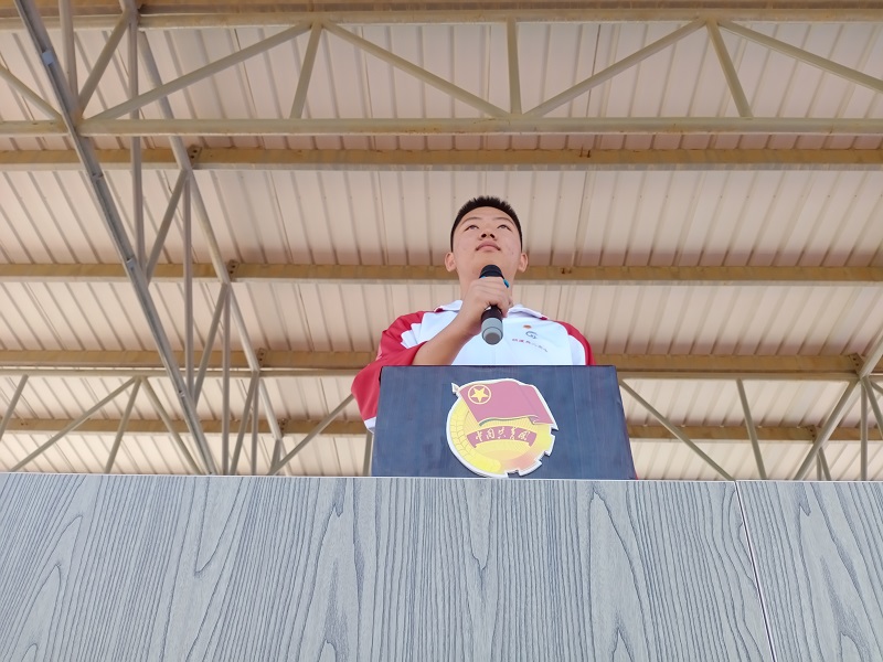 五育并举  争做新时代好少年 ——葫芦岛市第二高级中学举行本学期第十二次升旗仪式