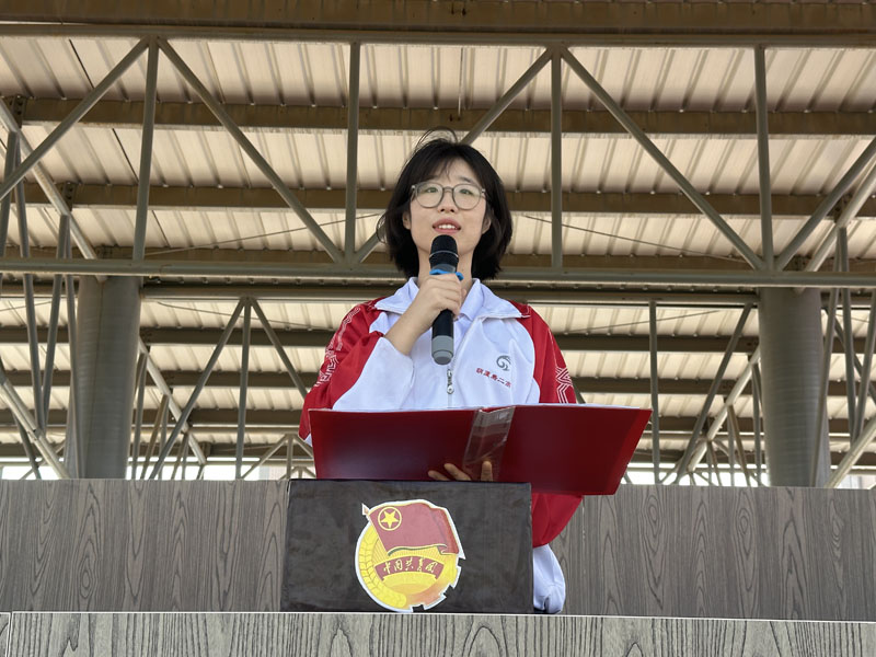 勿忘九一八 青年当自强-葫芦岛市第二高级中学举行本学期第二次升旗仪式