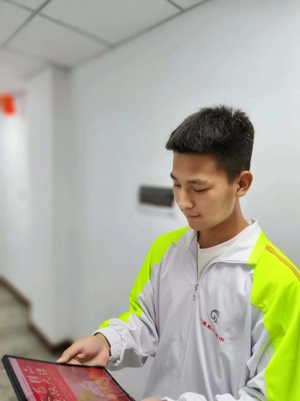 赓续红色血脉 坚定理想信念-------葫芦岛市第二高级中学组织学生收看“同上一堂文艺精品思政大课”节目