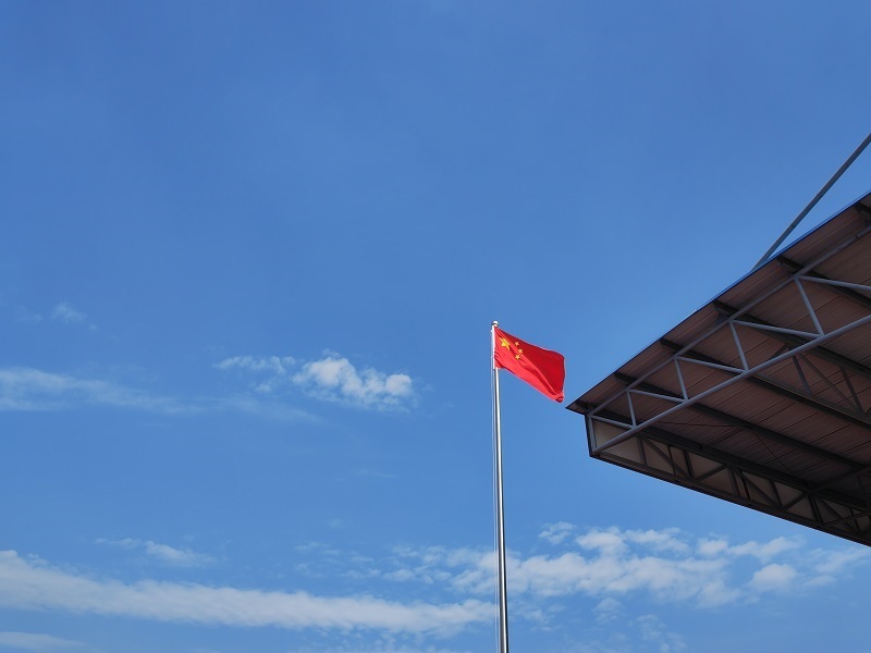 三月春风暖人心 雷锋精神伴我行——葫芦岛市第二高级中学举行本学期第三次升旗仪式
