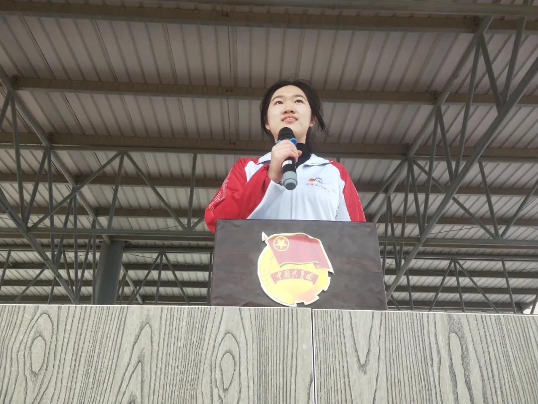 青春向党 奋斗强国——葫芦岛市第二高级中学举行本学期第六次升旗仪式