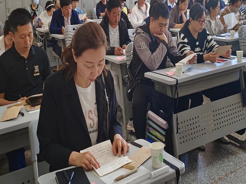 家校共育 从沟通和信任开始——市二高中召开高一、高二学生家长会