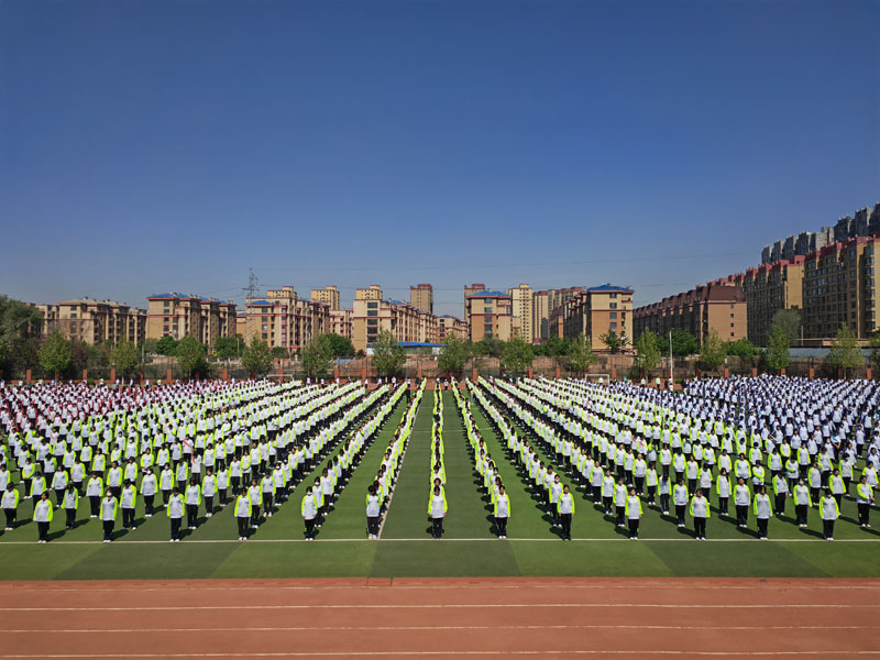 常怀感恩之心 常为感恩之行——葫芦岛市第二高级中学举行本学期第十次升旗仪式
