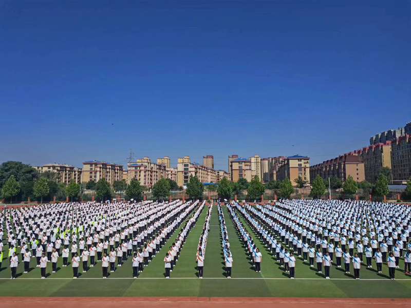 转变角色 迎战高考——葫芦岛市第二高级中学举行本学期第十一次升旗仪式
